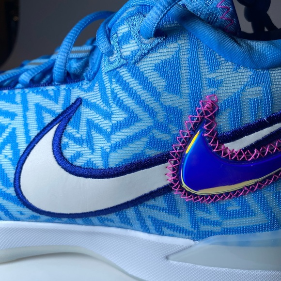 Nike Vibrant Blue and White Athletic Shoes - Picture 5 of 13